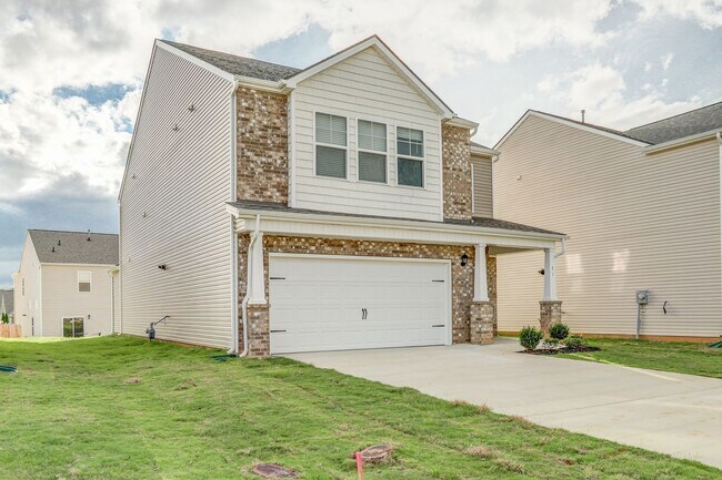 Building Photo - NEW CONSTRUCTION - 5 BDRMS, 3 BTHS, JOHNSO...
