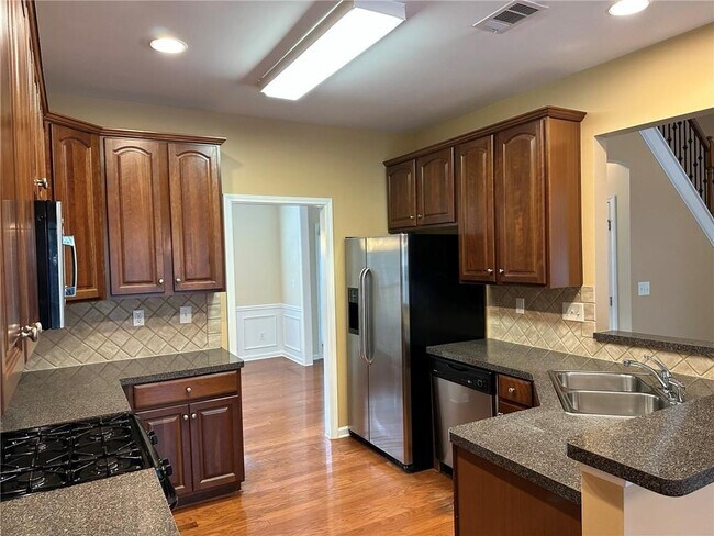 Building Photo - 390 Vinings Vintage Cir SE