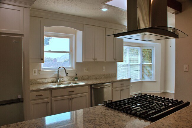 Foto del edificio - 4 bed, 3 Bath, Westside El Paso, 6447 Belton