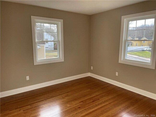 Foto del edificio - 45 Old Turnpike Rd