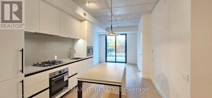 Building Photo - 1720 Bayview Ave