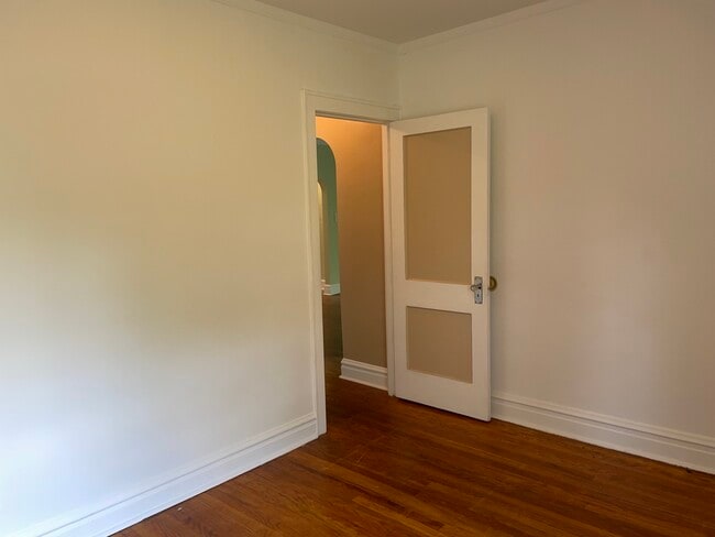 Building Photo - 148 N Austin Blvd