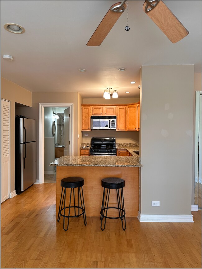 Building Photo - 455 W Saint James Pl