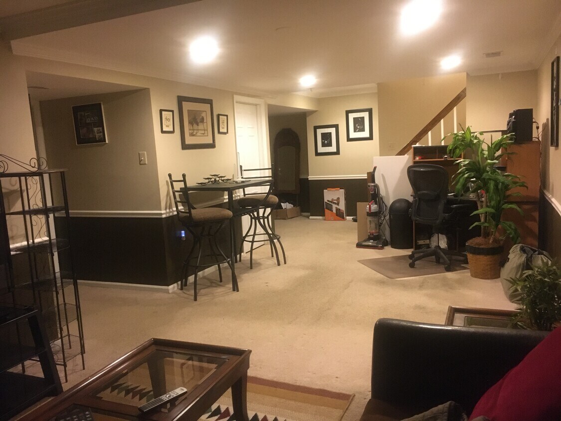 4648 Holleyside Ct, Montclair, VA 22025 House Rental in Montclair, VA