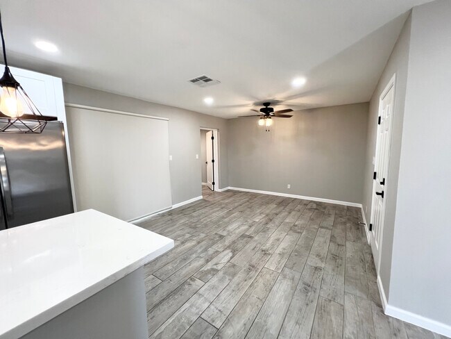 Foto del edificio - 808 W 19th St