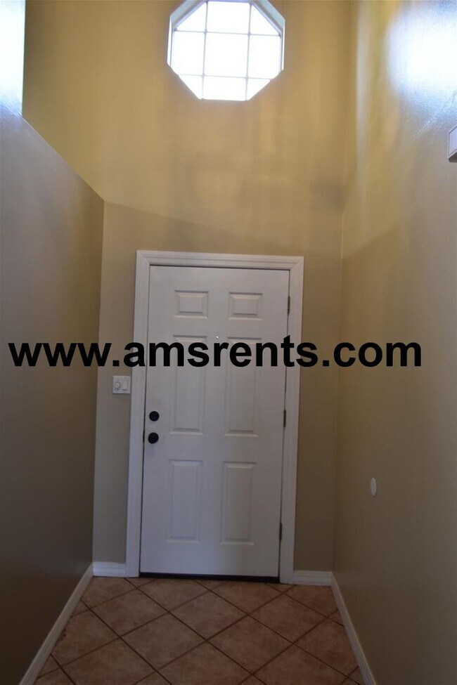 Building Photo - Spacious 3 bedroom House in Orlando