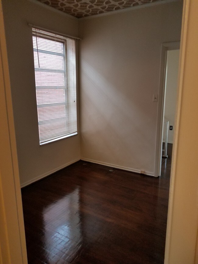 dining room, lounge. dining room, lounge. - 3946 De Tonty St