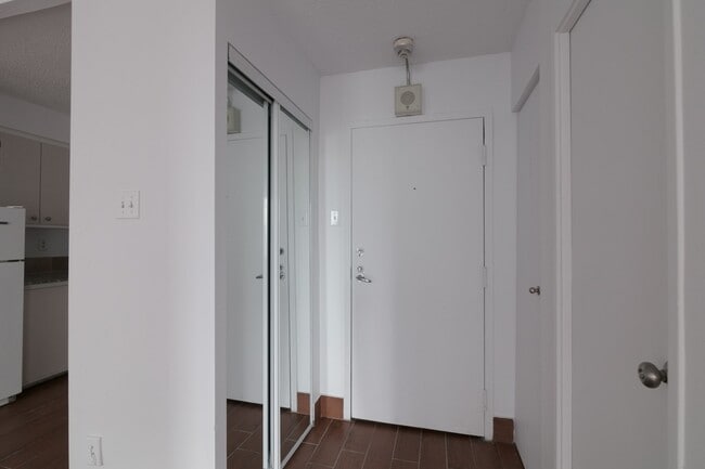 Building Photo - 2285 Rue St Mathieu