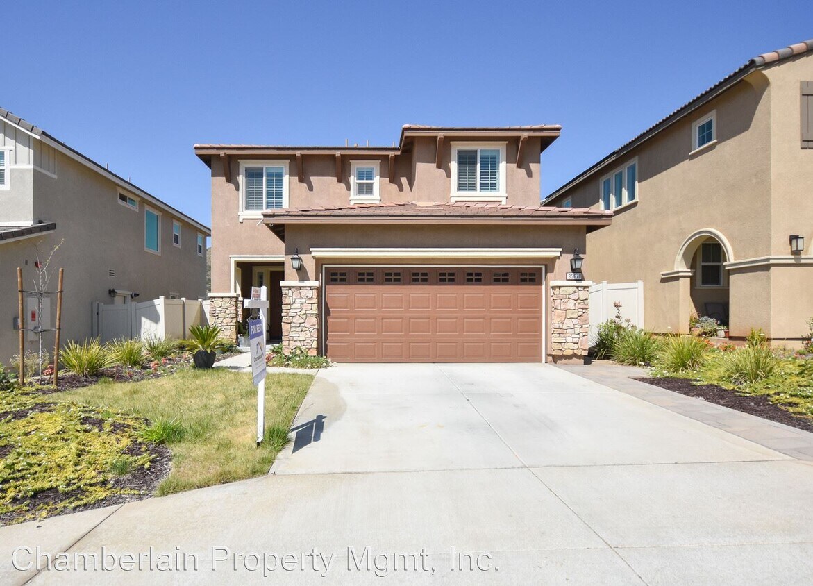 3 br, 2.5 bath House 35670 Asturian Way House Rental in Fallbrook