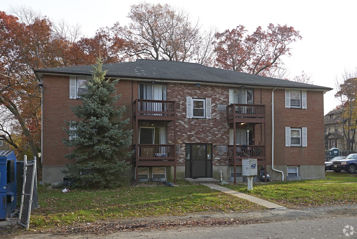 49 W Elm Ter, Brockton, MA 02301 Apartments in Brockton, MA