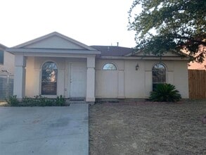 Building Photo - 2615 Bandera Dr