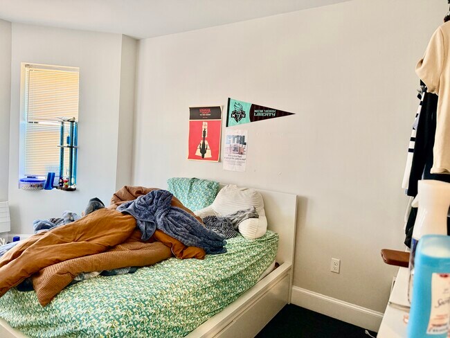 Foto del edificio - 833-835 Beacon St. Unit 5B