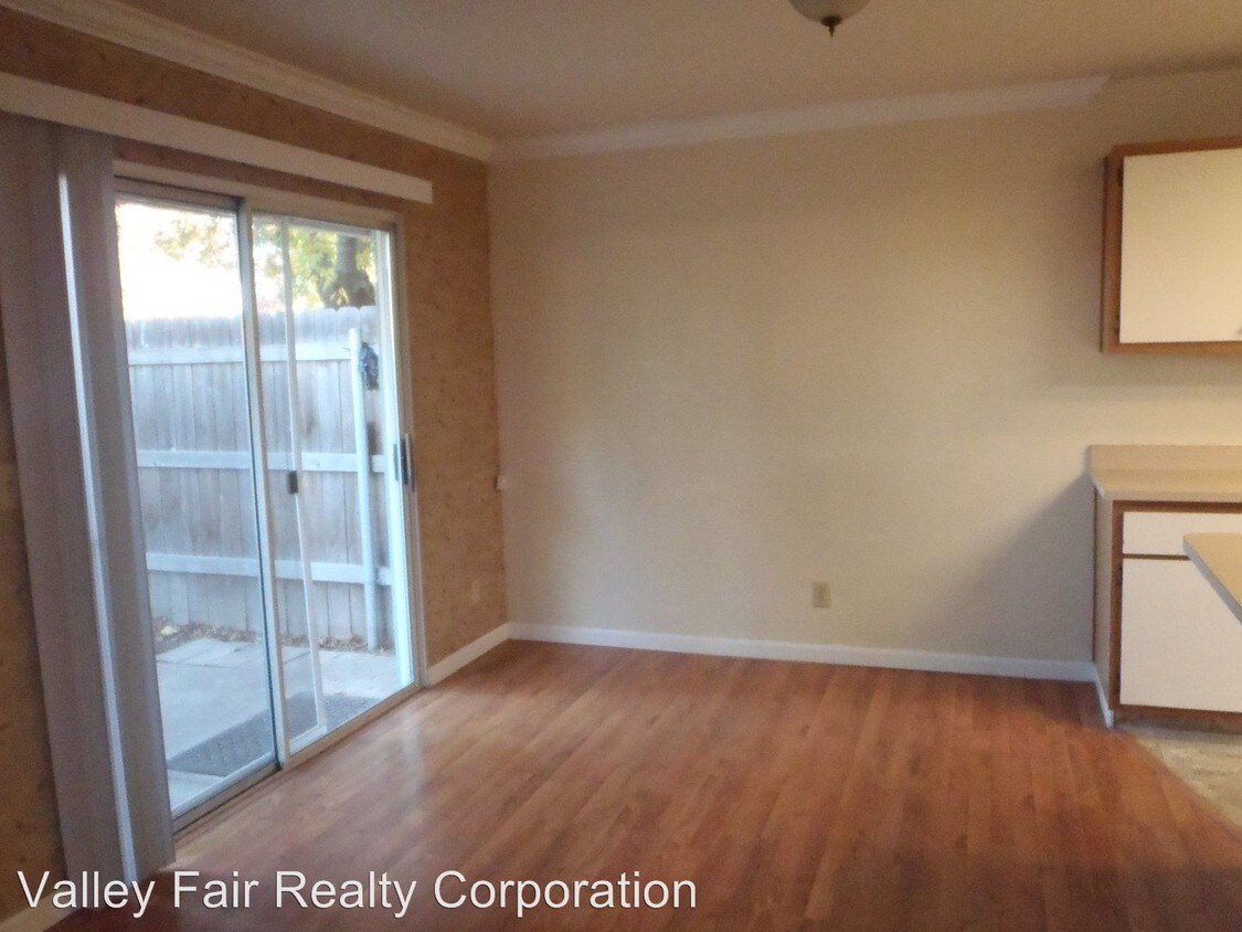 Building Photo - 1302 Eastwind Dr