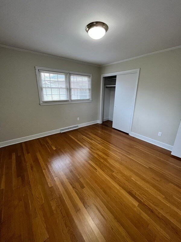 Foto del edificio - 229 Meadowbrook Dr