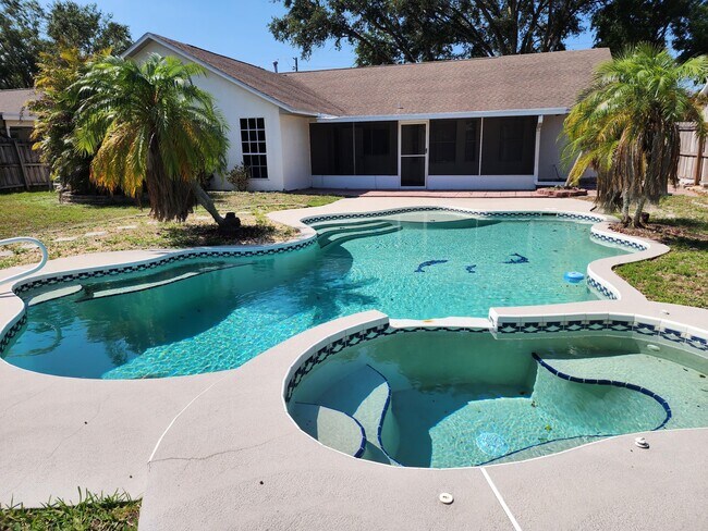 Foto del edificio - 2153 Royal Poinciana Blvd