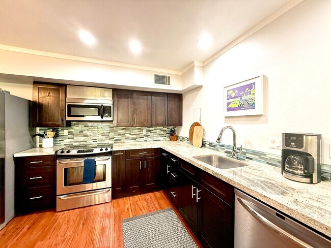 Foto del edificio - Furnished One Bedroom - Long Term - Smoke Tree Raquet Club