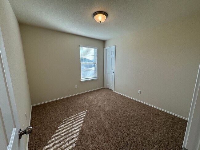 Foto del edificio - 5913 Harriet Tubman Ave