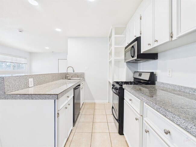 Foto del edificio - 304 E 33rd St