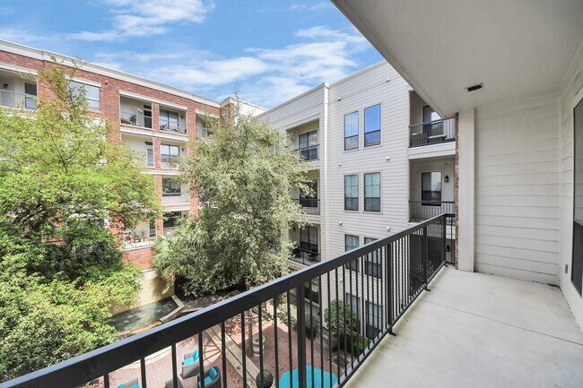 Building Photo - 6363 San Felipe St