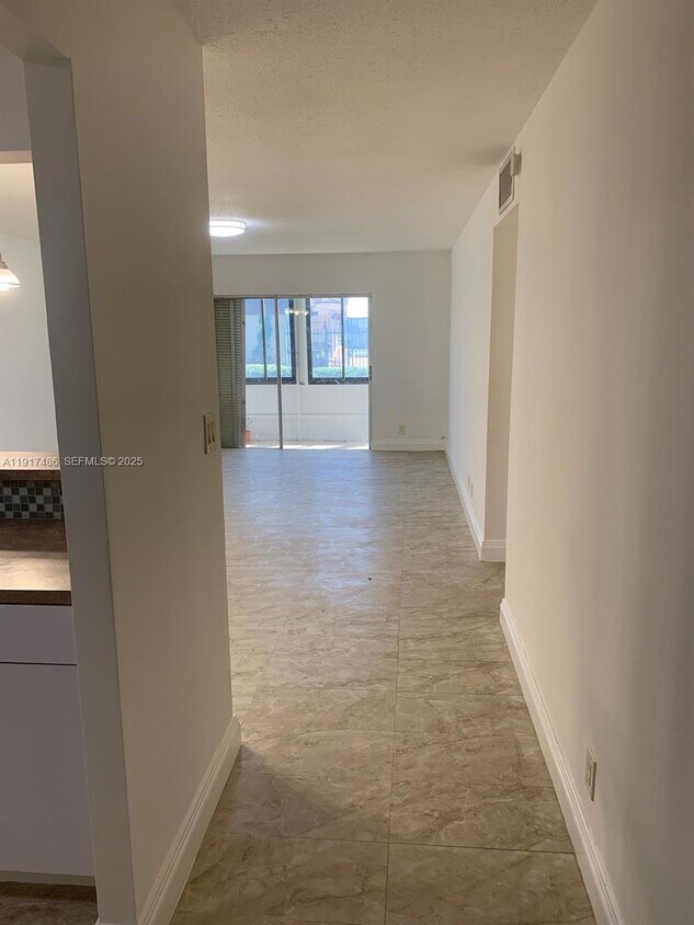 Building Photo - 4045 NW 16th St