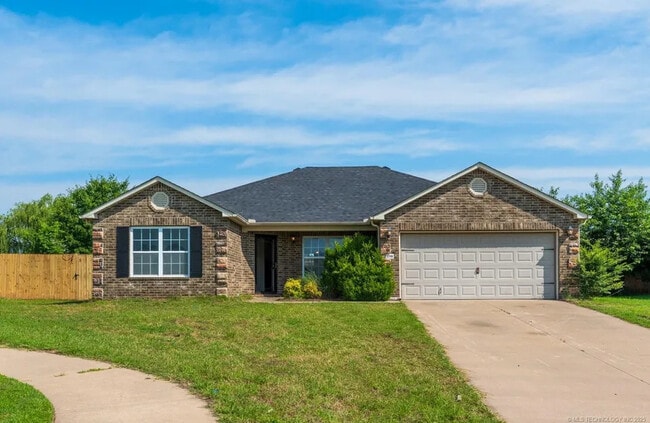 Foto del edificio - 2708 W Fredericksburg St