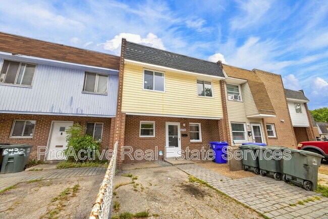 Foto del edificio - 6430 Faraday Ct