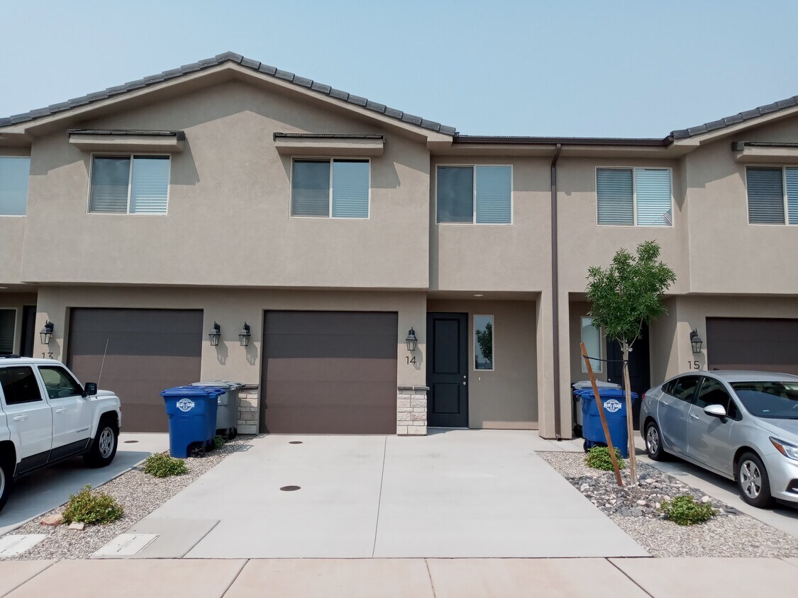 1005 N Tortoise Rock Dr, Washington, UT 84780 Townhome Rentals in
