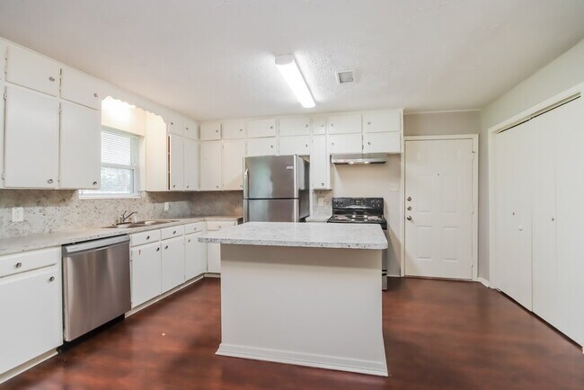 Building Photo - 24715 Sorters Rd
