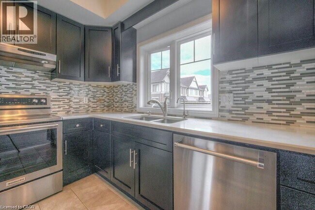 Building Photo - 70 Willowrun Dr