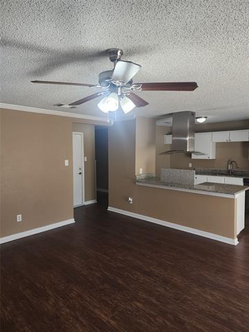 Foto del edificio - 5325 Weddington Ct