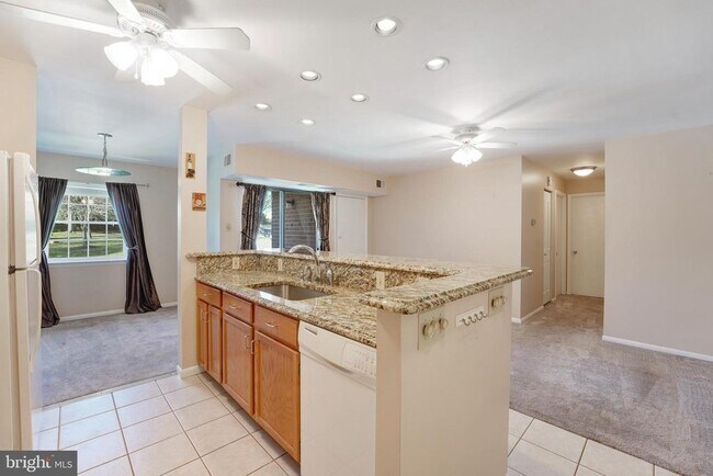 Foto del edificio - 3120 Valley Dr