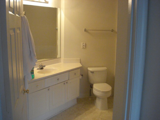Foto del edificio - 5901 Founders Hill Dr