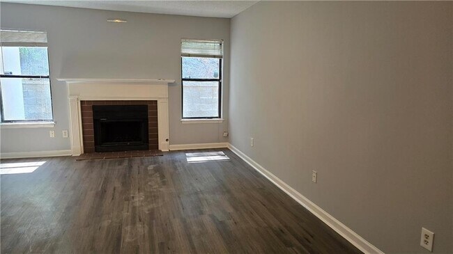 Building Photo - 1502 Huntingdon Chase