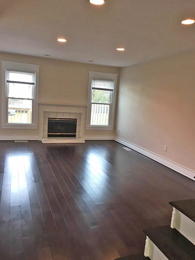 Building Photo - 609 Liberty Pointe Dr