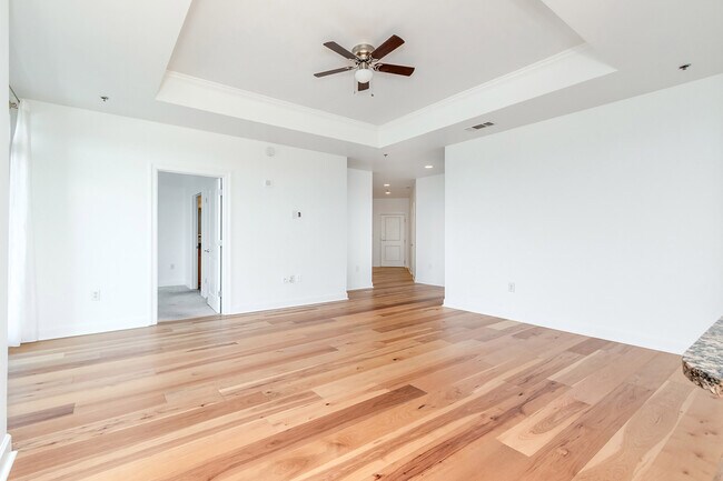 Foto del edificio - 325 East Paces Ferry Rd NE