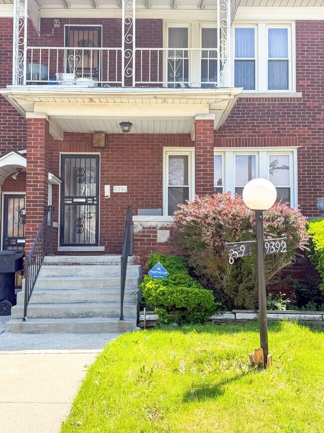 Foto del edificio - 9392 Woodside St