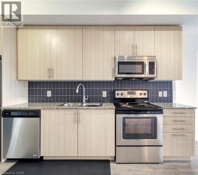 Photo du bâtiment - 85 Duke St W