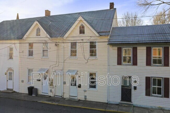 Foto del edificio - 218 N College St