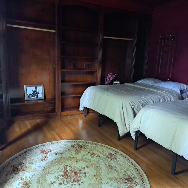 Foto del edificio - FURNISHED 6500 SQ FT MANSION (SHORT TERM / INSURANCE)