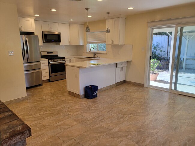 Building Photo - Charming Single Level Home in Northgate Area