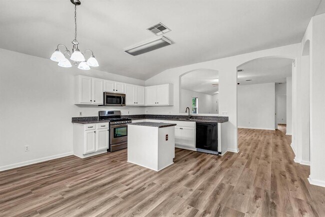 Building Photo - 609 Golden Gate Dr