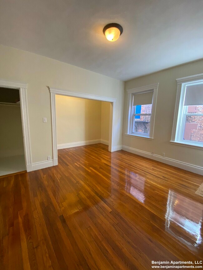 Building Photo - 5 Walbridge St