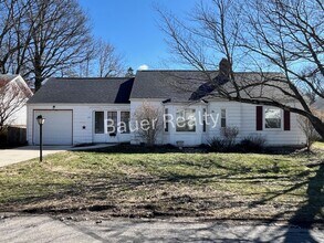Building Photo - 607 Parkside Dr