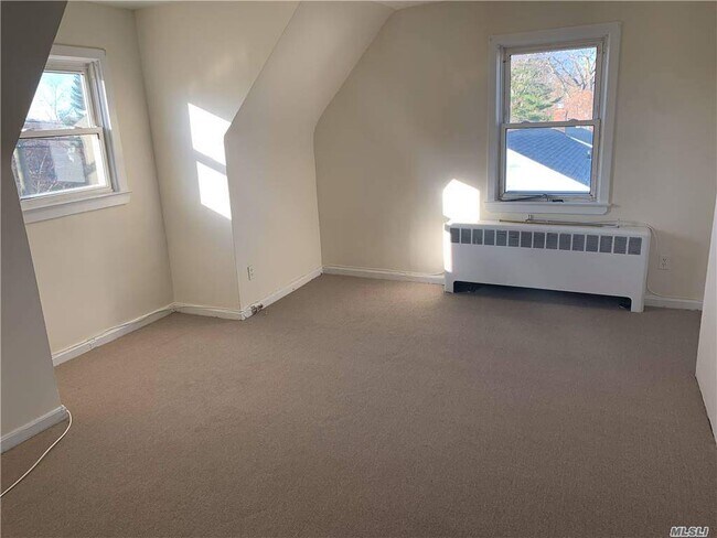 Building Photo - 48 2nd St