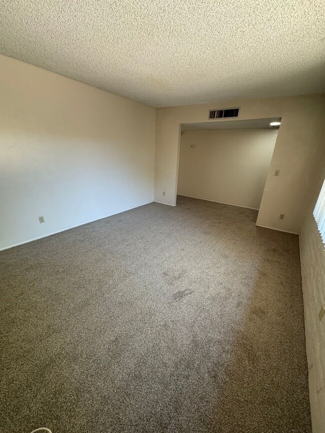 Foto del edificio - 4549 E Bellevue St