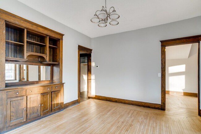 Foto del edificio - 1414 Golden Valley Rd