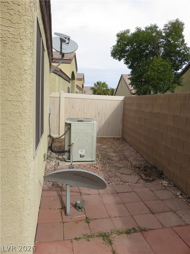 Building Photo - 3358 Glacial Lake St