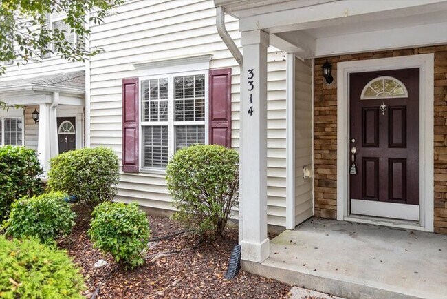 Building Photo - Beautiful Durham Town Home For Rent