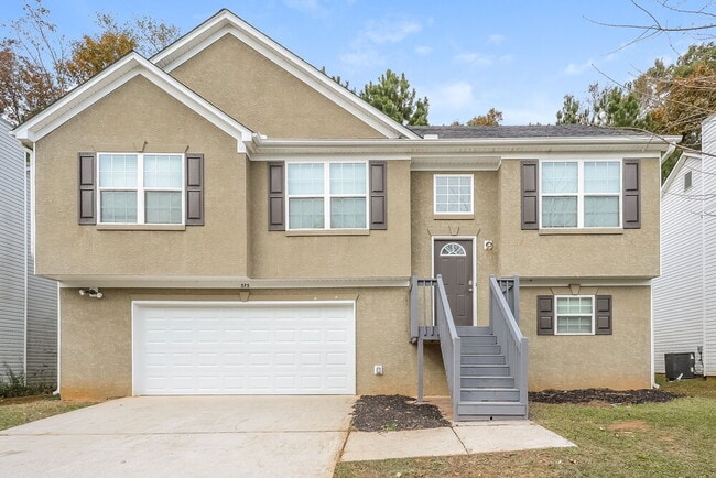 Building Photo - 575 Sycamore Dr