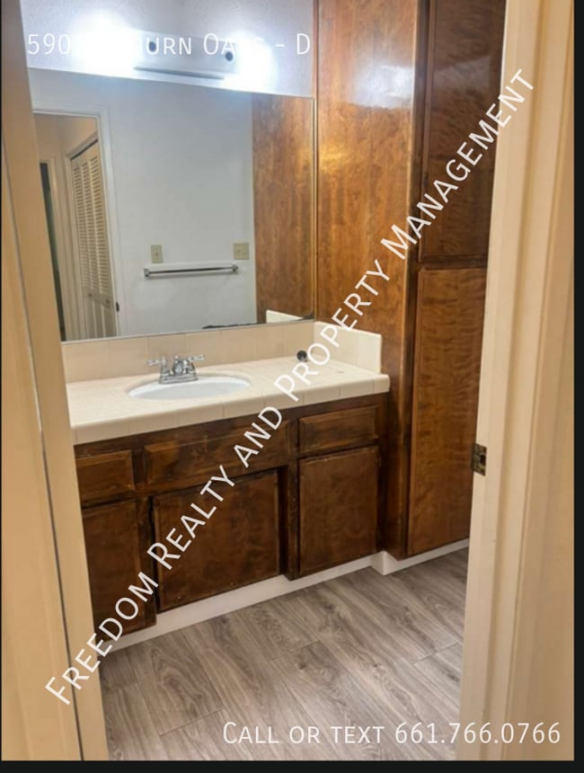 Building Photo - 5901 Auburn Oaks Dr